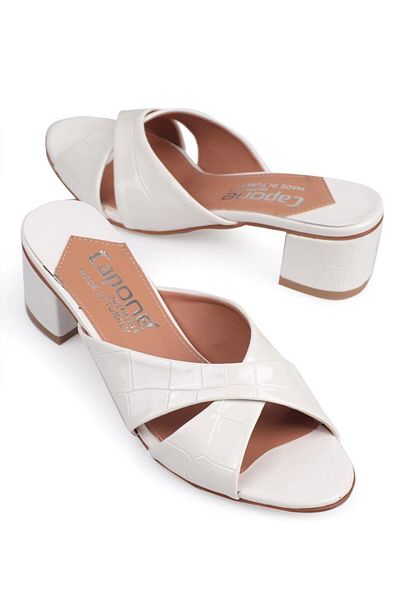 Capone Outfitters Capone Taya Cross-Strapped White Women's Slippers