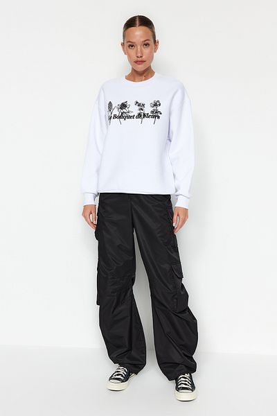 Trendyol Collection White Crew Neck Regular Fit Embossed Printed Thick Fleece Inside Knitted Sweatshirt TWOAW24SW00163