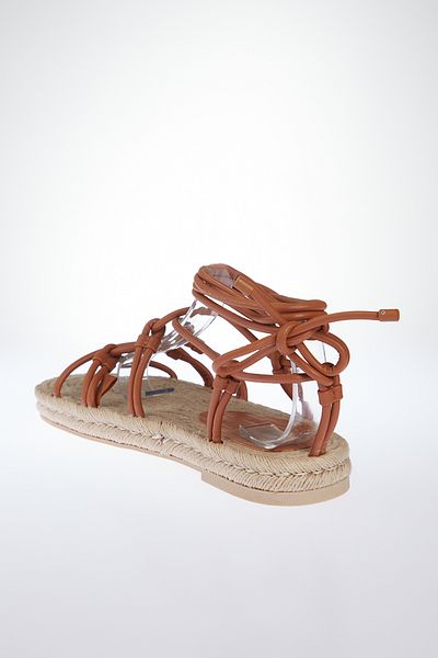 MANGO Woman Sandalen in dunklem Kamel