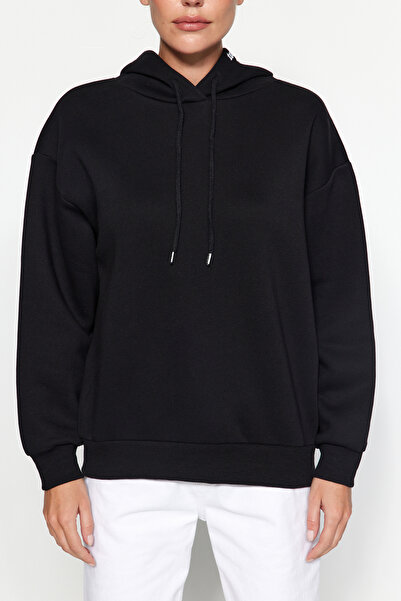 Trendyol Collection Černá pletená mikina s kapucí, tištěný oversize/široký střih TWOAW24SW00389