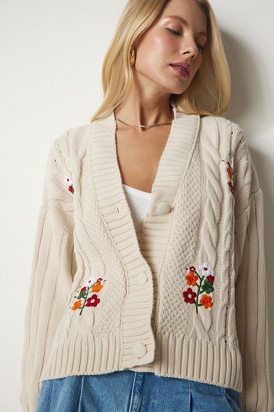 Happiness İstanbul Cremefarbene Strickjacke mit besticktem Strickmotiv für Damen PA00009