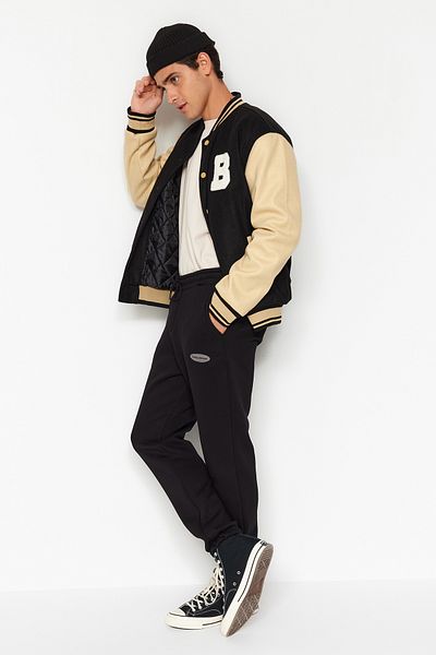 Trendyol Collection Μαύρο Oversize Jogger Sweatpants - Τσέπη τηλεφώνου, Tag TMNAW24EA00015
