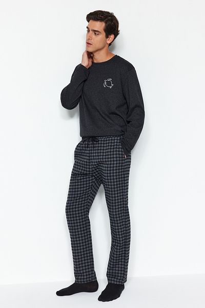 Trendyol Collection Schwarze Unisex-Pyjamahose mit Karomuster – bequeme Passform TMNAW24PJ00020