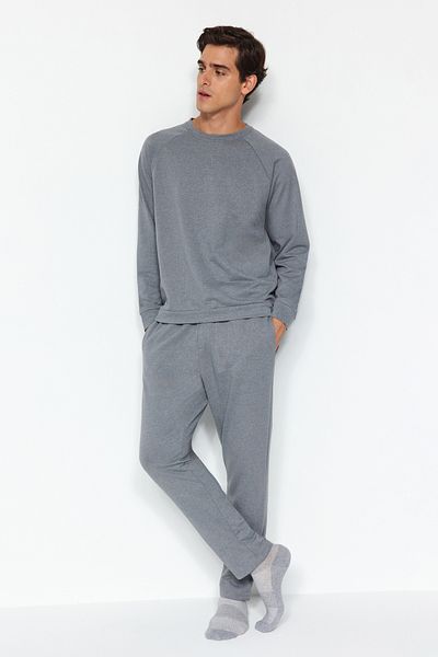 Trendyol Collection Dunkelgraues Strickpyjama-Set mit regulärer Passform TMNAW22PT0510