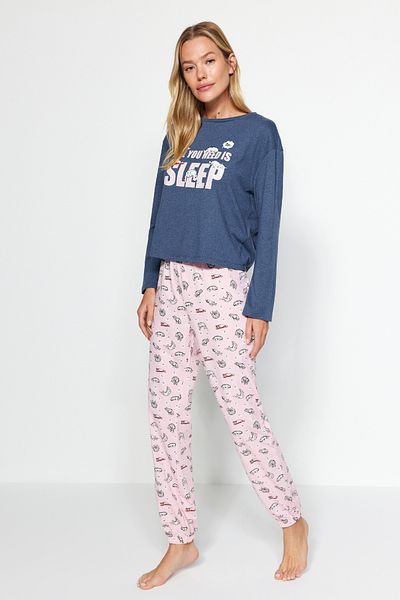 Trendyol Collection Sada trička a kalhot Indigo Cat Print 100% bavlna - Thmaw24Pt00107