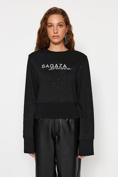 Trendyol Collection X Sagaza Studio Черен лъскав суичър с щампи с камъни TCLAW24SW00000