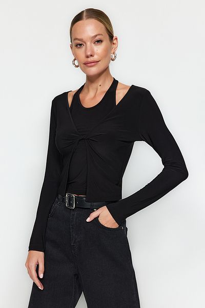 Trendyol Collection Czarna dopasowana, elastyczna bluzka z dzianiny o sportowym wyglądzie od wewnątrz TWOAW24BZ00406