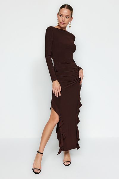 Trendyol Collection Brauner Rock, Volants, U-Boot-Kaya, dehnbares Maxi-Strickkleid TWOAW24EL00616