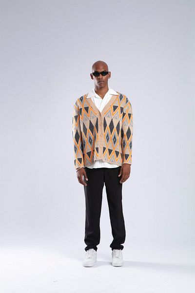 XHAN Beigefarbene Strickjacke mit ethnischem Muster 3YXE3-47566-25