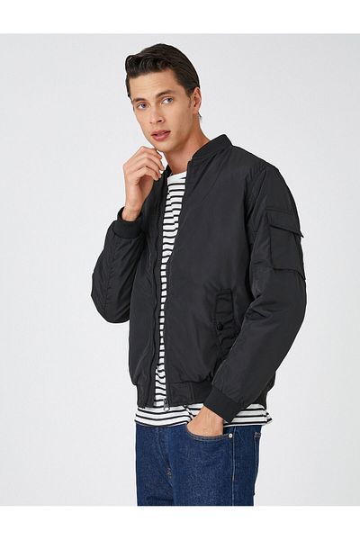 Koton Basic Bomber Jacket με φερμουάρ και στρογγυλό γιακά με πολλές τσέπες αδιάβροχο