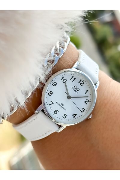 Q&Q Brand Retro White Color, 24 Months Warranty, Waterproof, Leather Strap with Numbers Women's Wristwatch+Bracelet