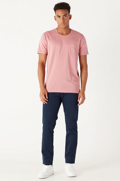 AC&Co / Altınyıldız Classics Pánské tričko Dusty Rose Slim Fit úzkého střihu, 100% bavlna, kapsa s výstřihem