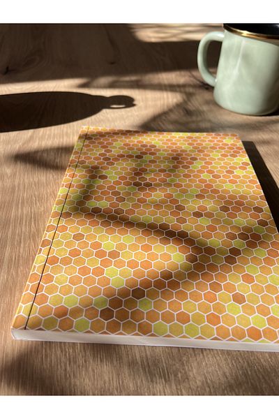 Fark Tanıtım American Binding, A5 Unlined Notebook, 64 Sheets, 90gr. Ivory Paper (HONEYCOMB COVER DESIGN)
