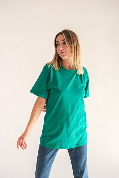 Yeşil Desensiz Düz Renk O Bisiklet Yuvarlak Yaka Oversize Kalıp Pamuklu Kadın T-Shirt