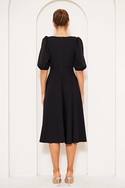 lovebox Flexibilní látka čtvercový výstřih Přiléhavý krátký rukáv Midi délka rozšířené černé večerní šaty velké velikosti 420