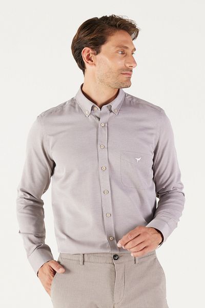 AC&Co / Altınyıldız Classics Ανδρικό πουκάμισο Oxford με γιακά με στενό κόψιμο σε καφέ λεπτή εφαρμογή