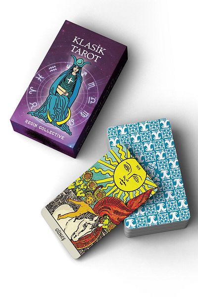 REGIN COLLECTIVE Borderless Classic Tarot Cards and Starter Tarot Book