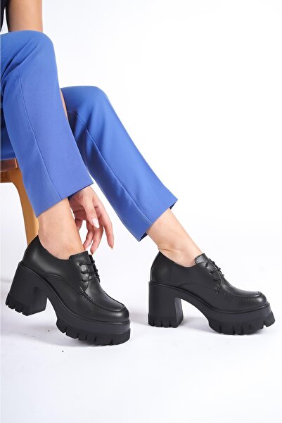 Capone Outfitters Dámská mokasína s kulatou špičkou na šněrování na středním podpatku