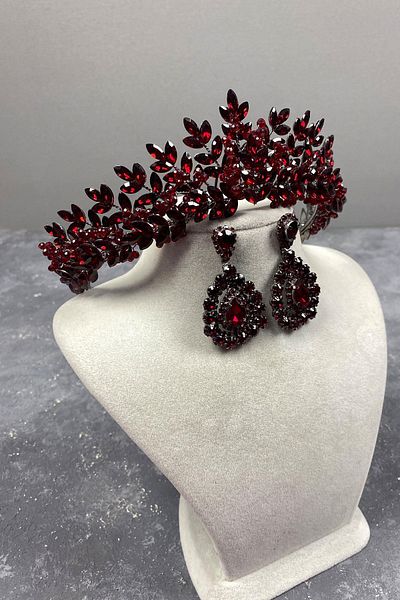 Hobigram Set de coroană și cercei de mireasă cu mărgele Asleny Burgundy pentru cele mai frumoase mirese – Coroană – Tiara