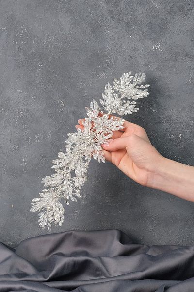 Hobigram Banda de păr cu mărgele de cristal Arden argintiu și coroană de mireasă Henna pentru cele mai frumoase mirese – Coroană, cu pietre de cristal –
