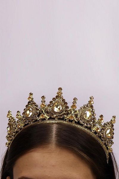 Hobigram Coroana de mireasa galbena cu piatra de cristal pentru cele mai frumoase mirese – Coroana, piatra de cristal, model elegant, coroana de mireasa – coroana