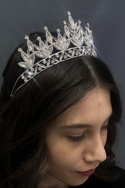 Hobigram Coroana de mireasa de culoare argintie cu piatra de cristal pentru cei mai frumoși mireși – coroană, piatră de cristal, model elegant, coroană de mireasă