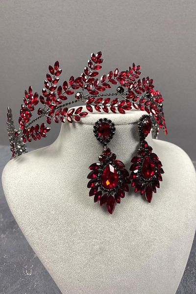 Hobigram Accesoriu de păr de mireasă cu ramuri de frunze de Dilana bordeaux și cercei cu pietre pentru cele mai frumoase mirese – Coroană – Tiara