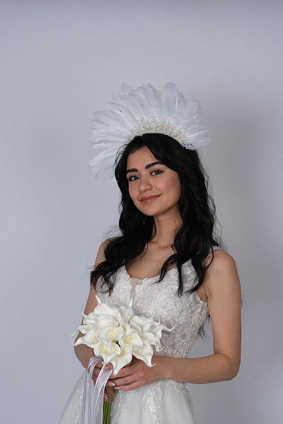 Hobigram Bridal Accessory Off-White Eagle Feather Stone Special Design Bridal Henna Crown – Bridal Accessory – Gel