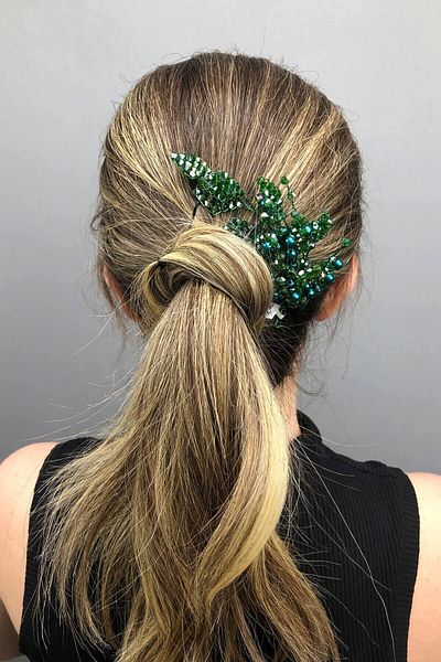 Hobigram Hair Accessory Women's Leaf Pattern Crystal and Pearl Bridal Hair Accessory – Other Hair Accessories – D