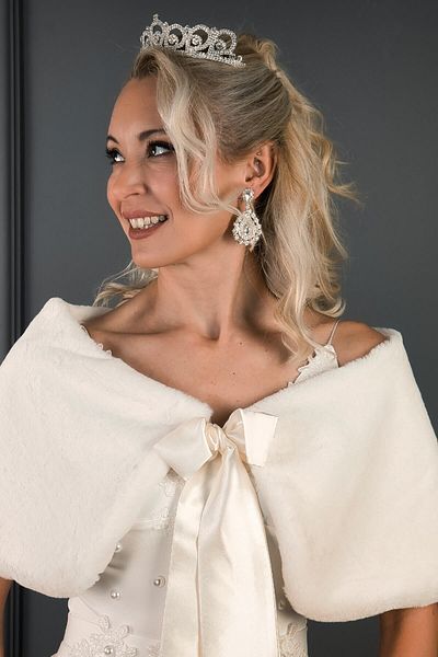 Hobigram Bridal Accessory Off White Satin Bow Fur Etol Bridal Bolero – Bridal Accessory, Stylish Design –