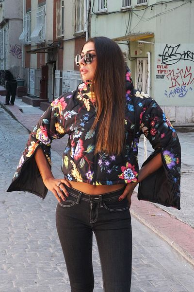 Keyifli Moda Women's Black Floral Hooded Short Puffer Coat with Zippered Sleeves
