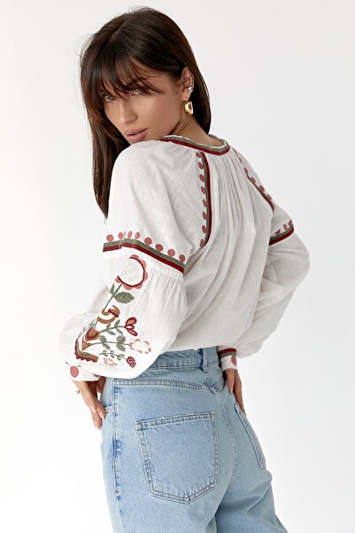 FEMELLE Γυναικεία Φούντα Κεντημένη Βαμβακερή Μπλούζα