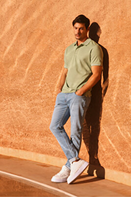 Erkek Çekmeyen Pamuklu Kumaş Slim Fit Dar Kesim Yeşil Kıvrılmaz Polo Yaka Tişört ürün fotoğrafı