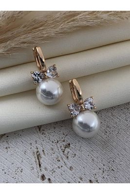 Taşlı fiyonk inci küpe ürün fotoğrafı