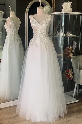 Beyaz V Yaka Dantel Detaylı Maxi Boy Abiye ve Nikah Elbisesi ürün fotoğrafı