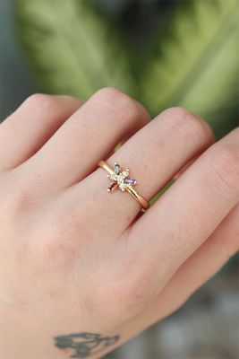 Pirinç Gold Renk Ayarlanabilir Renkli Zirkon Taşlı Yusufçuk Yüzük ürün fotoğrafı