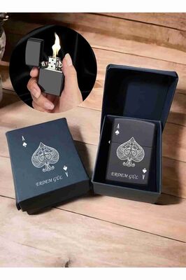 Kişiye Özel İsimli Kutulu Maça As Tasarım Çakmak | Özel Maça As Model ürün fotoğrafı