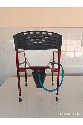 Taharet Musluklu Seyyar Katlanabilir Hasta Yaşlı Tuvalet Sandalyesi Klozetli Wc Li Oturak ürün fotoğrafı