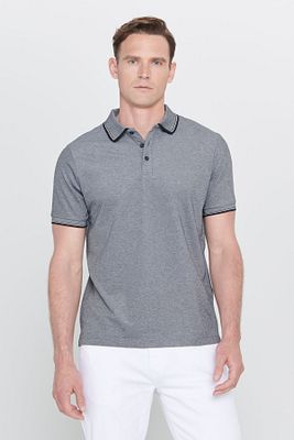 Erkek Çekmeyen Pamuklu Kumaş Slim Fit Dar Kesim Kıvrılmaz Polo Yaka Tişört ürün fotoğrafı