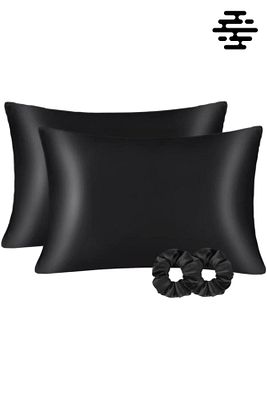 İpek Saten Yastık Kılıfı 2 Adet 50x70cm 2 Adet Saten Tokalı ürün fotoğrafı