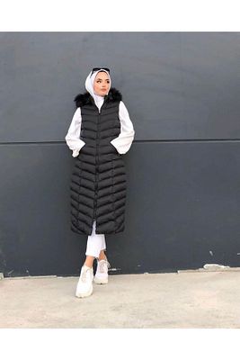 Siyah Kapüşonlu Tam Dolum Elyaf Şişme Yelek ürün fotoğrafı