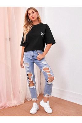 Minimal Kalp Baskılı Siyah Oversize Tshirt ürün fotoğrafı