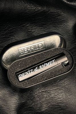 Anneler Günü Için Hediyelik Kişiye Özel Isim Baskılı Clipper Siyah Kutulu Metal Çakmak, ürün fotoğrafı