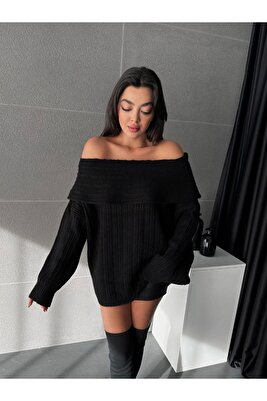 Siyah Kadin Omuzlari Açik Oversize Triko Kazak ürün fotoğrafı