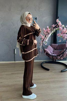 İki Renkli Triko Takım Kahverengi ürün fotoğrafı