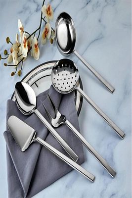 5 Parça Çelik Düz Servis Seti Kepçe Kevgir Spatula Makarna Kaşığı Takımı Çeyiz Mutfak Seti ürün fotoğrafı
