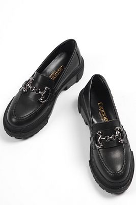 Oval Burunlu Metal Tokalı Trak Tabanlı Kadın Loafer ürün fotoğrafı