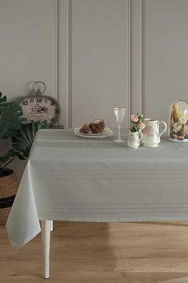 Gri Polyester Kumaş Çizgili Masa Örtüsü 160*220 Cm ürün fotoğrafı