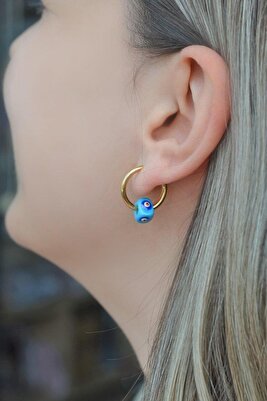 Mavi Boncuklu Altın Renkli Halka Küpe ürün fotoğrafı