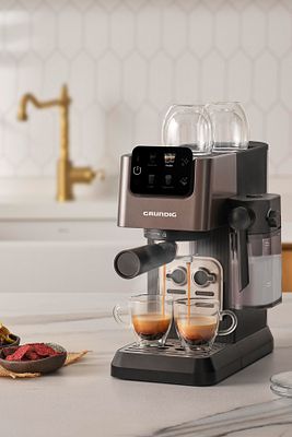 Ksm 5330 Delisia Coffee Yarı Otomatik Süt Hazneli Espresso Makinesi ürün fotoğrafı